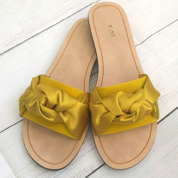 Alfani Noahh Slide Sandals - Size 8 - Picture 8 of 8